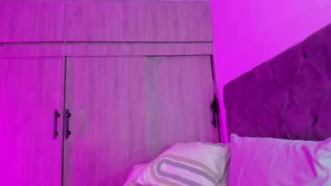 Shaina Vasquez online show from May 2026 01:03:02 AM