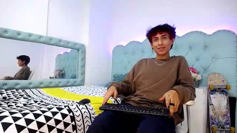 Snapshot of shakosk8 chatting on February 2026 03:40:02 AM Shako online show from February 2026 03:40:02 AM