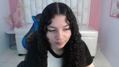 Snapshot of shalon_diaz_sub chatting on October 2025 01:29:01 PM Shalon online show from October 2025 01:29:01 PM