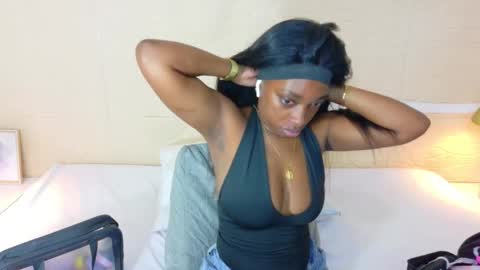 Snapshot of shamira_moore chatting on October 2025 01:45:02 PM Catalina online show from October 2025 01:45:02 PM