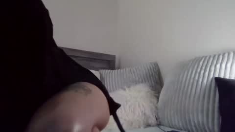 Snapshot of shanafterdark chatting on February 2026 04:02:02 AM OliviaRose online show from February 2026 04:02:02 AM