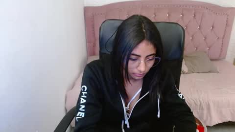Snapshot of shaneelle chatting on February 2025 09:11:01 AM shanelle online show from February 2025 09:11:01 AM