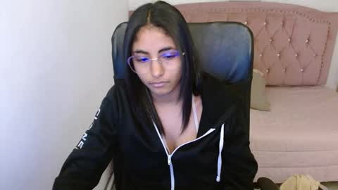 Snapshot of shaneelle chatting on March 2025 09:12:02 AM shanelle online show from March 2025 09:12:02 AM