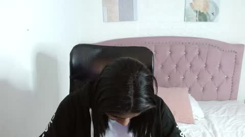 Snapshot of shaneelle chatting on September 2025 03:19:02 AM shanelle online show from September 2025 03:19:02 AM