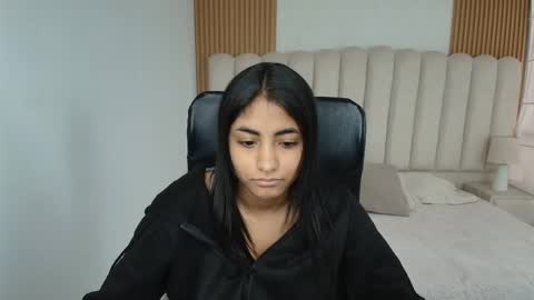 shanelle online show from May 2026 12:10:01 PM