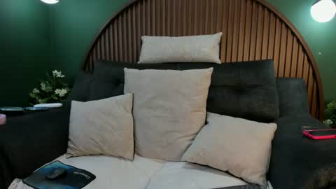 shannel__queen online show from June 2026 07:56:02 PM