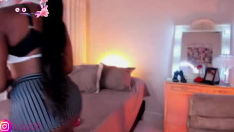 Snapshot of shannol_ryan chatting on April 2026 01:19:01 AM Shannol online show from April 2026 01:19:01 AM
