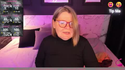 Shannon online show from November 2025 05:07:02 AM