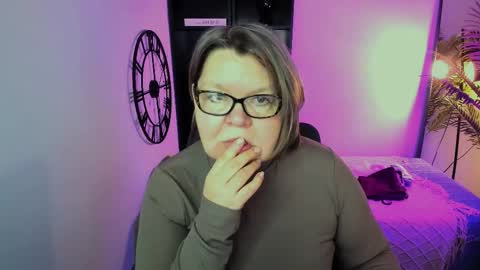 Snapshot of shannonshine chatting on March 2026 01:01:01 PM Shannon online show from March 2026 01:01:01 PM