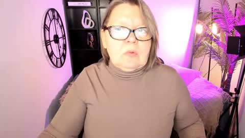 Snapshot of shannonshine chatting on April 2026 12:54:02 PM Shannon online show from April 2026 12:54:02 PM