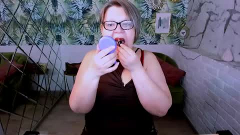 Snapshot of shannonshine chatting on May 2026 04:06:02 AM Shannon online show from May 2026 04:06:02 AM