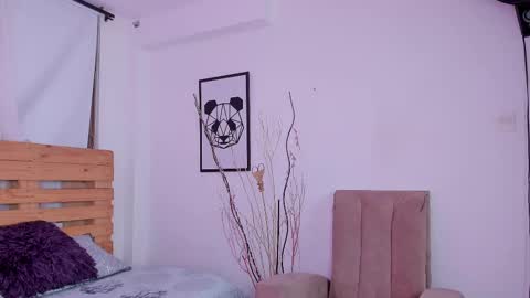 Snapshot of shanon_brown1 chatting on October 2025 12:18:02 PM Shantal online show from October 2025 12:18:02 PM