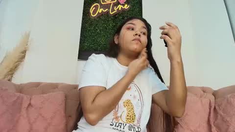 Snapshot of shanon_marel chatting on October 2025 12:15:01 PM SHANON online show from October 2025 12:15:01 PM