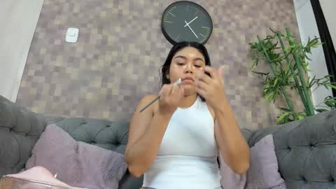 Snapshot of shanon_marel chatting on November 2025 12:17:01 PM SHANON online show from November 2025 12:17:01 PM