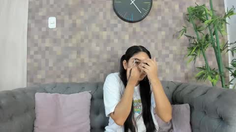 Snapshot of shanon_marel chatting on November 2025 12:15:01 PM SHANON online show from November 2025 12:15:01 PM