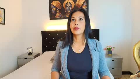 Snapshot of shanon_mature_ chatting on May 2026 07:42:01 PM Shanon online show from May 2026 07:42:01 PM