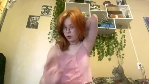 Snapshot of shantaeburleson chatting on October 2025 03:04:01 AM Kristin online show from October 2025 03:04:01 AM