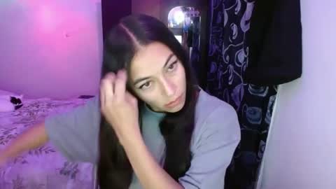 shantal_d01 online show from September 2025 11:38:01 PM