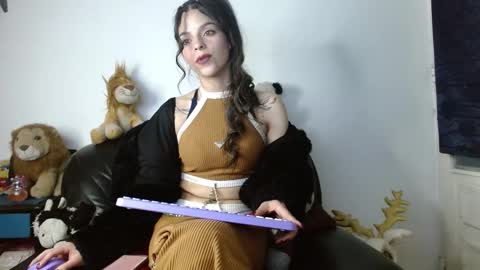 Snapshot of shantal_houston chatting on March 2026 03:27:01 PM Shantal online show from March 2026 03:27:01 PM