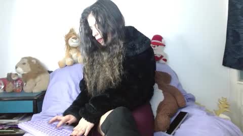 Snapshot of shantal_houston chatting on March 2026 05:25:01 PM Shantal online show from March 2026 05:25:01 PM