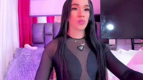 Snapshot of shantalgirs01 chatting on December 2024 07:34:02 PM Shantal girls online show from December 2024 07:34:02 PM