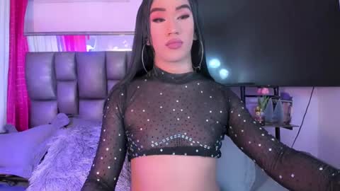 Snapshot of shantalgirs01 chatting on December 2024 05:44:01 AM Shantal girls online show from December 2024 05:44:01 AM