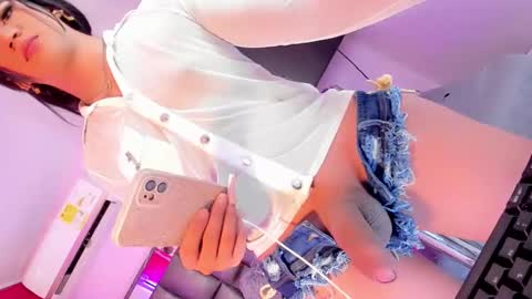 Snapshot of shantalgirs01 chatting on January 2025 08:42:01 PM Shantal girls online show from January 2025 08:42:01 PM