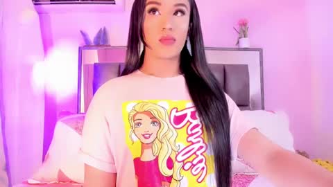 Snapshot of shantalgirs01 chatting on January 2025 02:49:02 AM Shantal girls online show from January 2025 02:49:02 AM