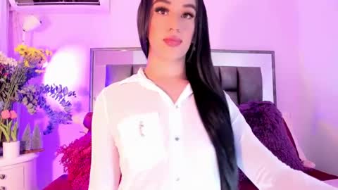 Snapshot of shantalgirs01 chatting on February 2025 07:34:01 AM Shantal girls online show from February 2025 07:34:01 AM