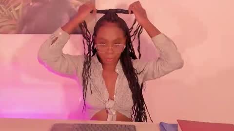 Shantall Miller online show from February 2026 05:00:01 AM