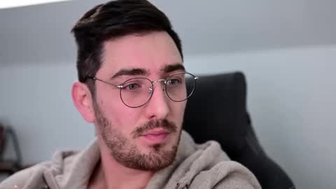 frenchy boy online show from December 2024 04:16:01 PM