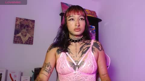 sharaross1 online show from May 2026 07:09:02 PM