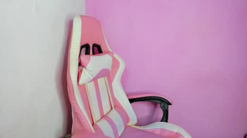 Snapshot of shari_watson chatting on March 2026 08:08:02 PM Shari Watson online show from March 2026 08:08:02 PM