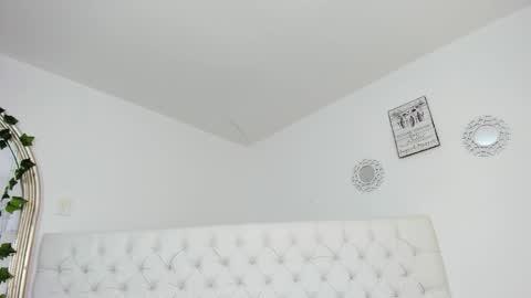 Sharlot online show from January 2026 12:08:02 PM