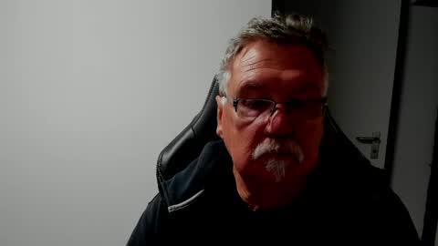 sharlots_pet online show from April 2026 08:31:01 AM