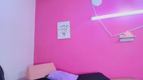 Snapshot of sharlott_kiss chatting on October 2025 03:04:01 AM Sharlott online show from October 2025 03:04:01 AM