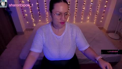 Snapshot of sharon_brook chatting on December 2024 02:53:02 AM sharon_brook online show from December 2024 02:53:02 AM