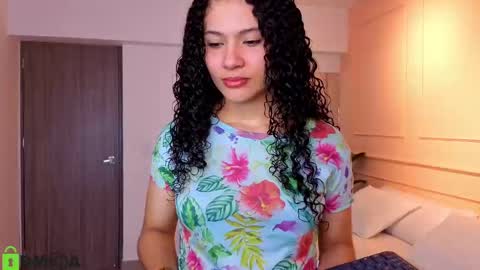 Snapshot of sharonn___ chatting on November 2025 04:23:02 AM Sharon online show from November 2025 04:23:02 AM