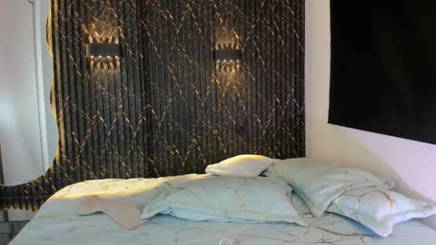 Snapshot of sharonttaylor chatting on November 2025 08:31:01 PM SHARON TAYLOR online show from November 2025 08:31:01 PM