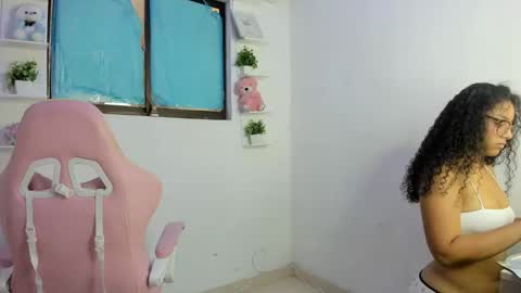 Snapshot of shasha009 chatting on October 2025 09:04:01 PM loraine online show from October 2025 09:04:01 PM