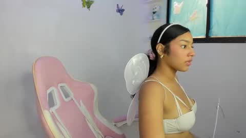 Snapshot of shasha009 chatting on October 2025 08:00:02 PM loraine online show from October 2025 08:00:02 PM