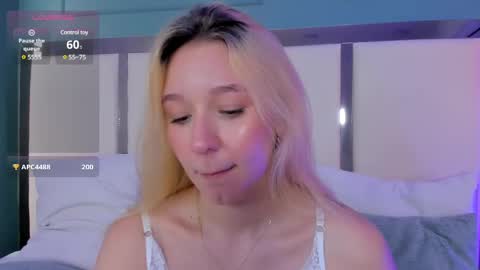 Snapshot of shatall_rouge chatting on February 2025 08:41:01 PM Shantall online show from February 2025 08:41:01 PM