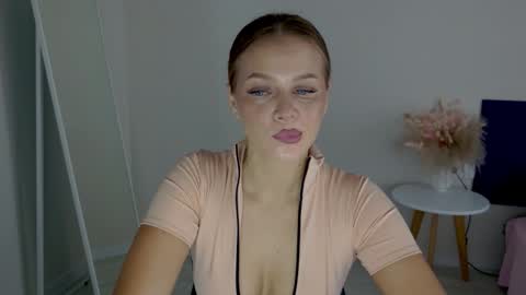 Snapshot of shawty_sue chatting on November 2025 11:34:01 AM Sue online show from November 2025 11:34:01 AM