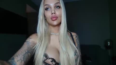 shayblonde online show from November 2025 07:03:01 PM
