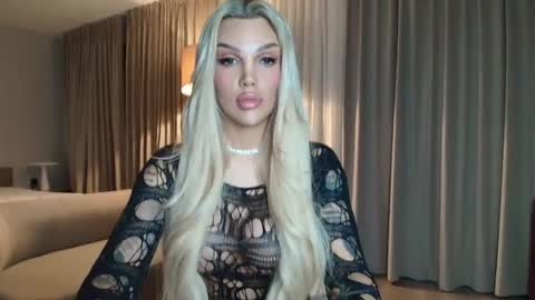 shayblonde online show from November 2025 07:30:01 PM