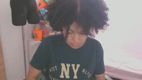 Shayna online show from October 2025 01:01:01 PM