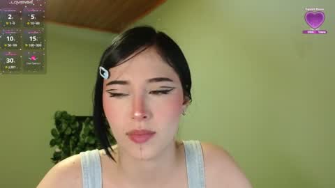Snapshot of she_alice chatting on June 2026 05:49:01 AM she_alice online show from June 2026 05:49:01 AM