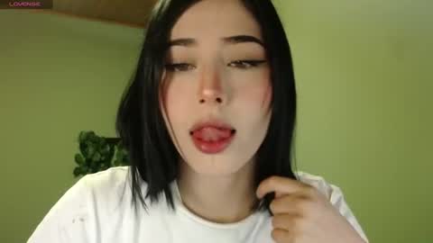 Snapshot of she_alice chatting on June 2026 04:24:02 AM she_alice online show from June 2026 04:24:02 AM