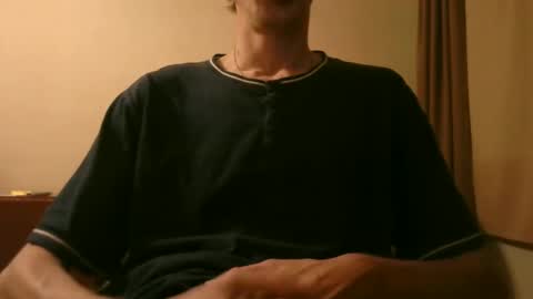 Snapshot of shedevr02 chatting on December 2025 07:32:01 PM Roger online show from December 2025 07:32:01 PM