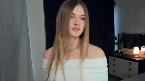 Snapshot of sheenaeast chatting on December 2024 07:56:02 AM Violet online show from December 2024 07:56:02 AM